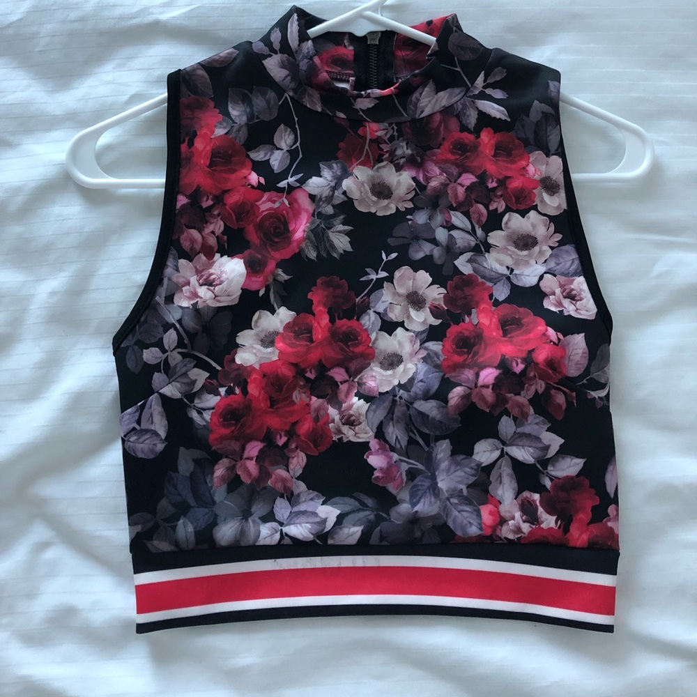 FLOWER CROP TOP